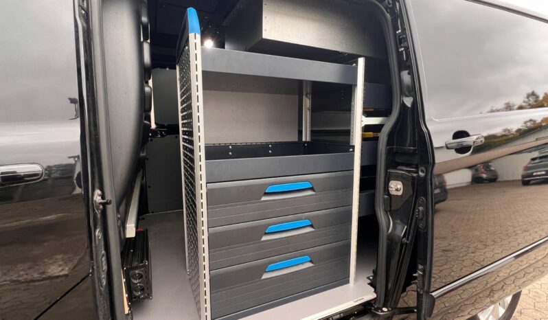 
								Ford Transit Custom 300L 2,0 TDCi 170 Limited aut. full									