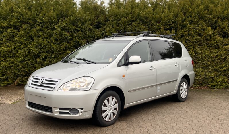 
								Toyota Sportsvan 2,0 VVT-i 5d full									