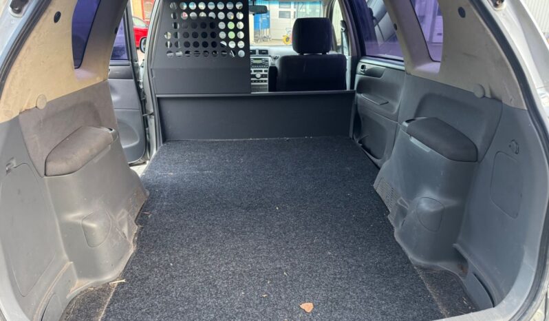
								Toyota Sportsvan 2,0 VVT-i 5d full									