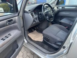 
										Toyota Sportsvan 2,0 VVT-i 5d full									