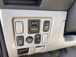 
										Toyota HiLux 3,0 D-4D Db.Kab 4×4 SR5 aut. 4d full									