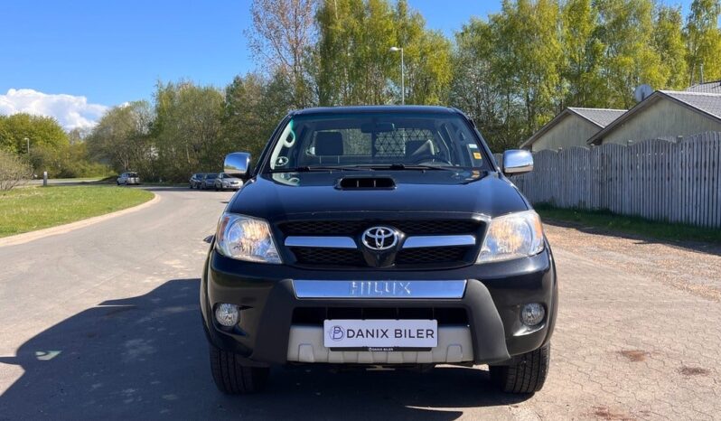 
								Toyota HiLux 3,0 D-4D Db.Kab 4×4 SR5 aut. 4d full									