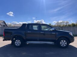 
										Toyota HiLux 3,0 D-4D Db.Kab 4×4 SR5 aut. 4d full									