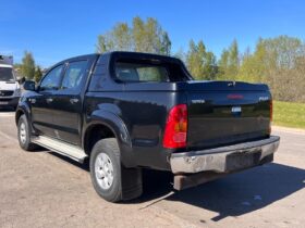 Toyota HiLux 3,0 D-4D Db.Kab 4×4 SR5 aut. 4d